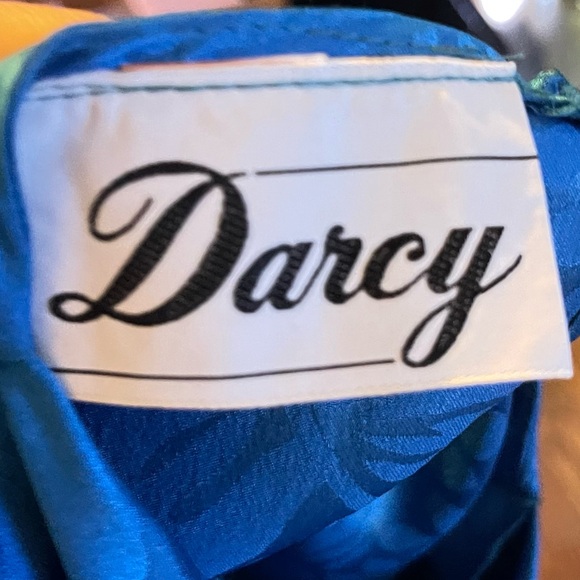 Darcy Women’s Silky Blue Blouse With Leaf Design - Picture 6 of 9